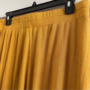 Amour Vert Sustainable Soft Mustard Lounge Joggers